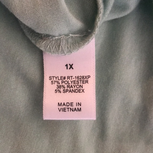 NWOT Zenana Premium T-Shirt - Picture 7 of 9